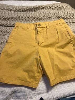 Gap Men's Yellow Cotton Chino Shorts